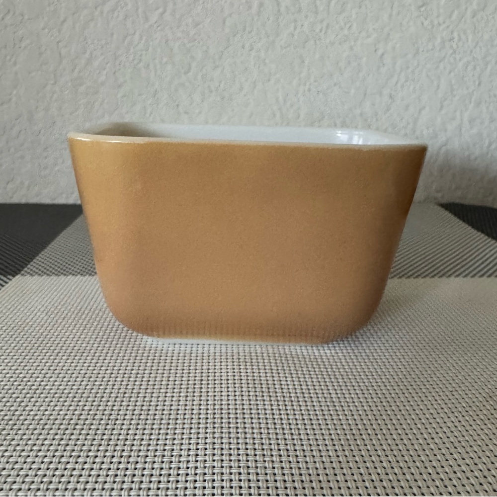 Pyrex Butterscotch Refrigerator Dish
